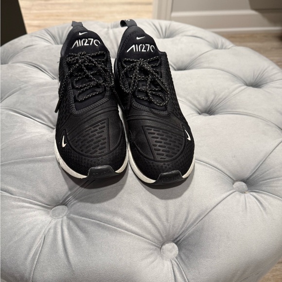 Nike Air Max 270 Black and White Sneakers - Picture 1 of 2